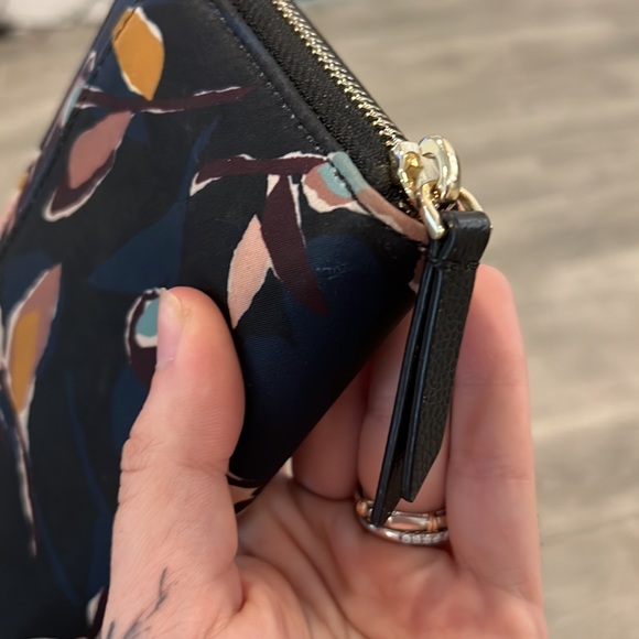 Kate Spade Large Wallet Navy Black Flowers - Picture 3 of 6